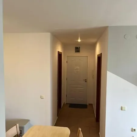 Modern 1 Bed Apt, Nesebar アパート サニービーチ